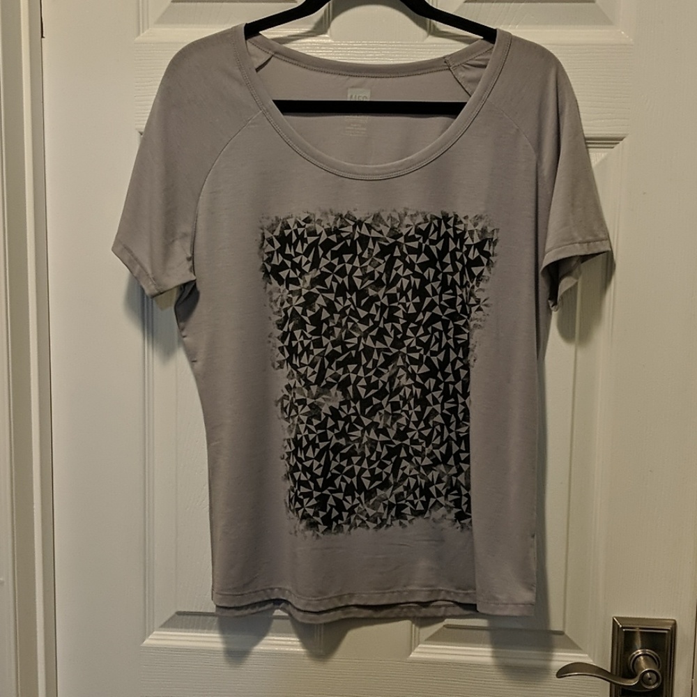 wool blend t-shirt, excellent for travel